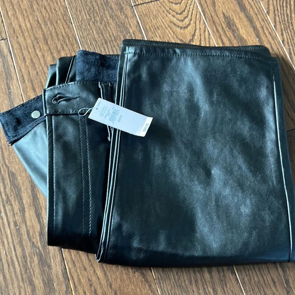 👍🩷HOST PICK🩷👍Gap Sky High Rise Cheeky Straight Vegan Leather Pants- NWT - Picture 4 of 8